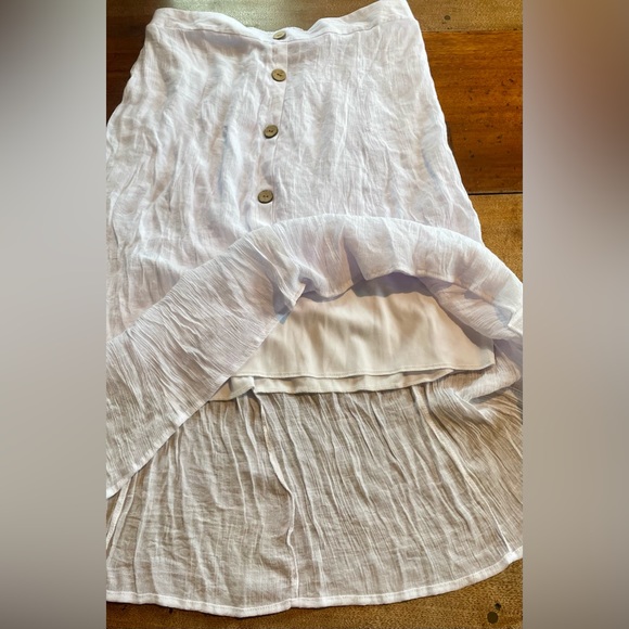 Knee Length White Overlay Skirt, lightweight - Picture 2 of 5